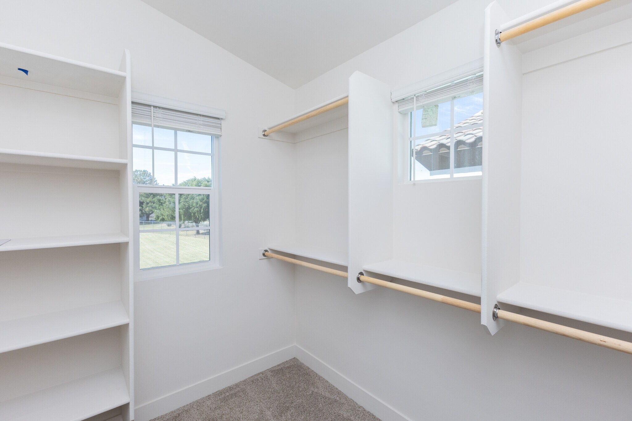 Building Photo - 499 S Soho Ln