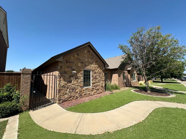 Primary Photo - 4422 105th St