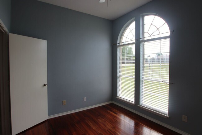 Building Photo - COMING SOON! Stunning 3 Bed 2 Bath Home in Lindale ISD!