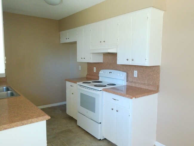 Building Photo - 421 Antares Dr