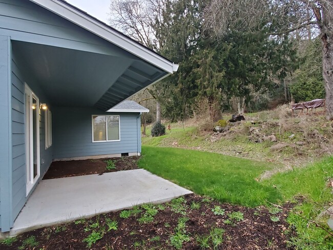 Building Photo - Adorable Newer Home in a Great Location Wi...