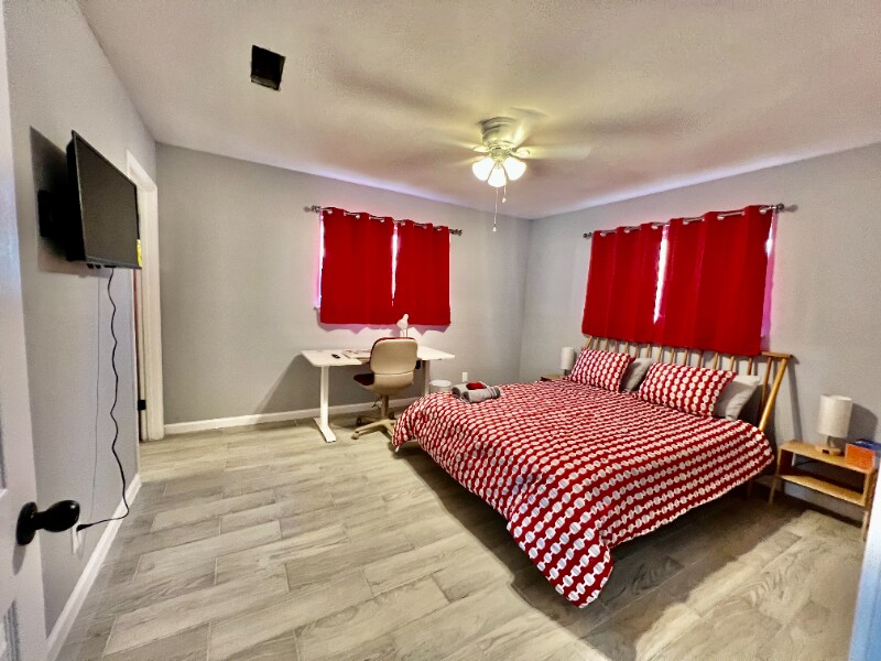 Building Photo - 506 Balboa Dr