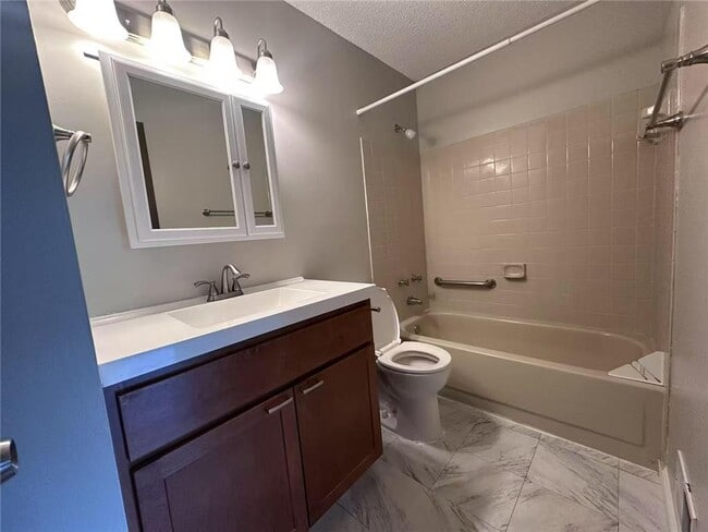 Building Photo - 4558 Cinnamon Ridge Trail
