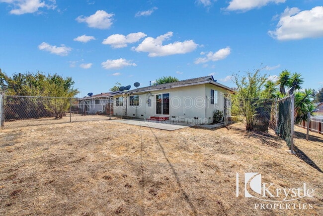 Building Photo - 178 Janice St