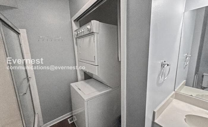 Building Photo - 2225 Golf Rd SW