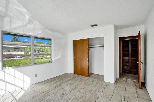 Building Photo - 771 NW 42nd St