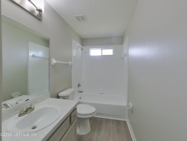 Building Photo - 3208 Ginny Lake Dr