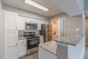 Interior Photo - Trinity Lakes