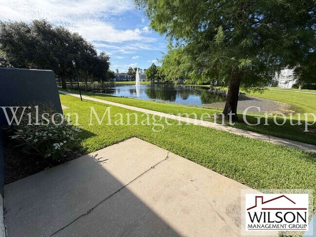 Building Photo - 12664 Somerset Oaks St