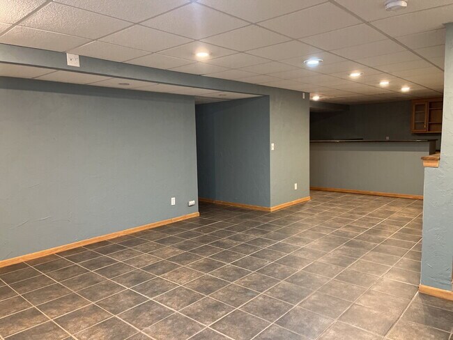 Building Photo - 3 Bedroom, 3 Bath Duplex in Greenville