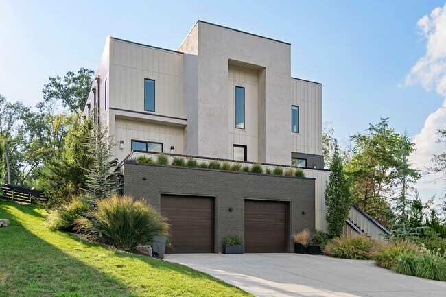 Building Photo - 4505 Shys Hill Rd