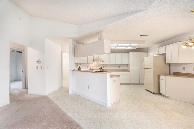 Building Photo - 1247 Venetia Dr