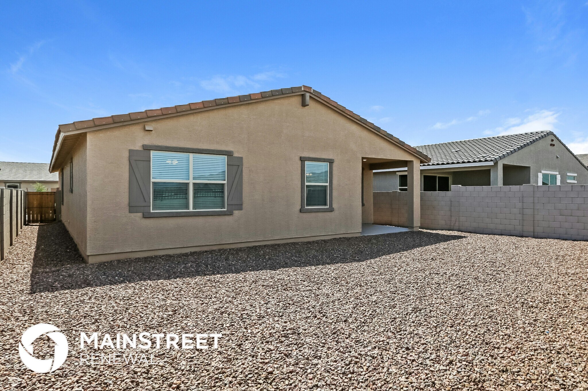 Building Photo - 10916 S 55th Ln