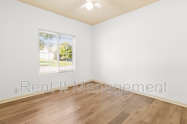 Building Photo - 7425 N 77th Ave