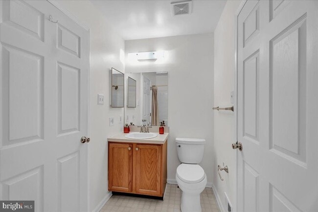 Building Photo - 5606 Riverfront Dr