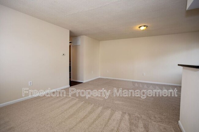 Building Photo - 9327 Woodlea Ct