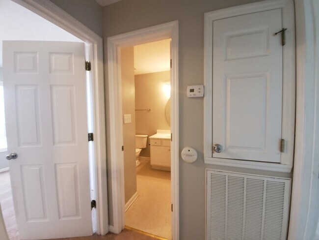 Building Photo - 426 Northview~ Sunset Ridge