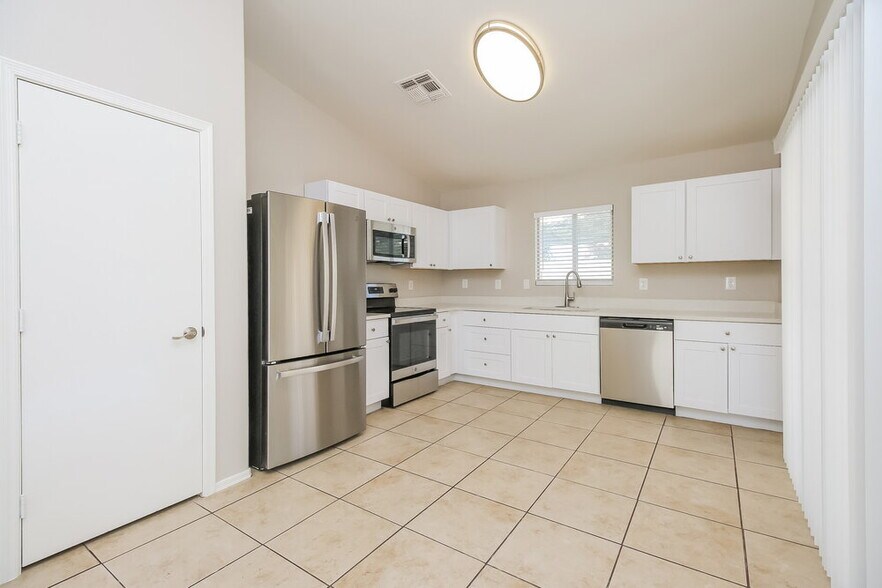 Building Photo - 1866 W 20th Ave