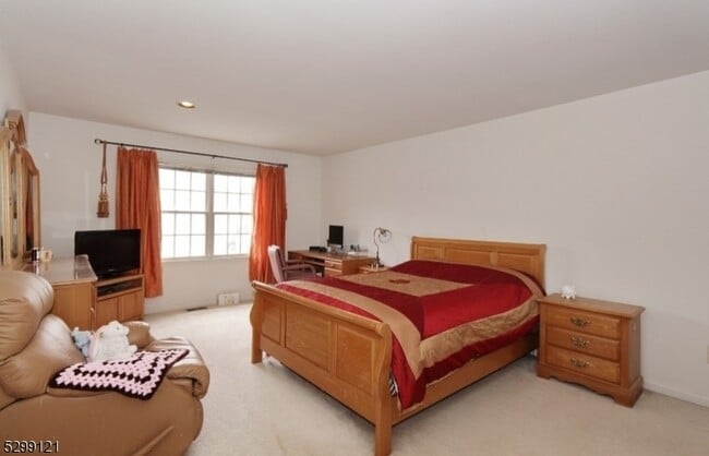 Building Photo - 173 Raymound Blvd