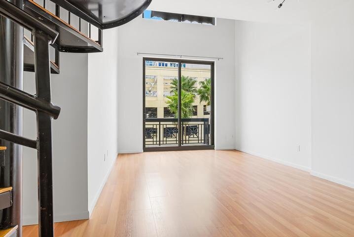 Building Photo - 801 S Olive Ave