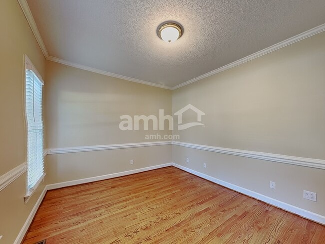 Building Photo - 901 Birkdale Dr