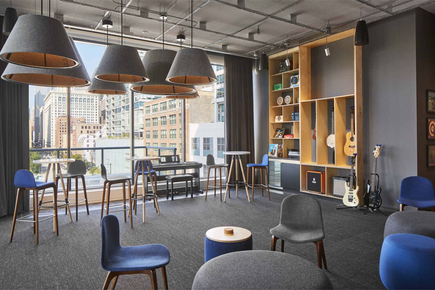 Building Photo - 611 S Wells St