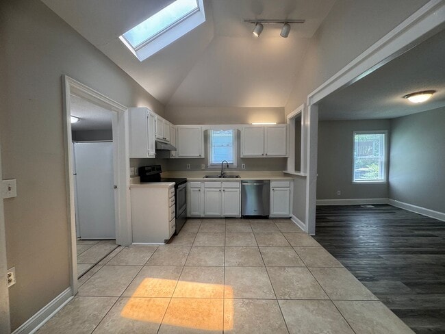 Building Photo - 3BR 2BA Home in Fisher Park