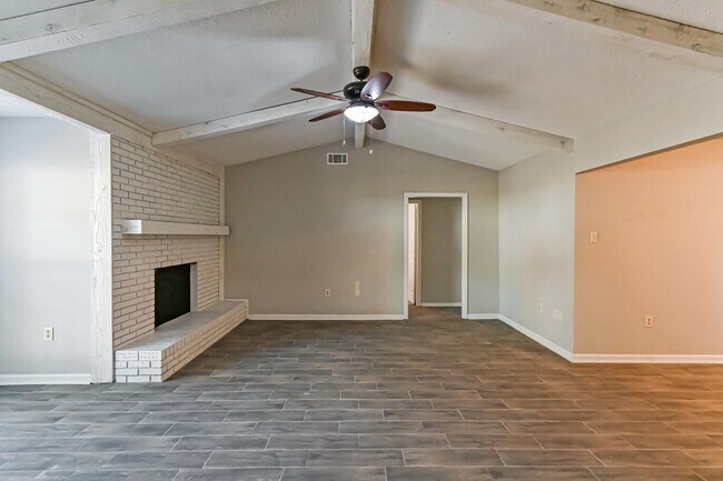 Building Photo - 4495 Bonnie Brae Dr