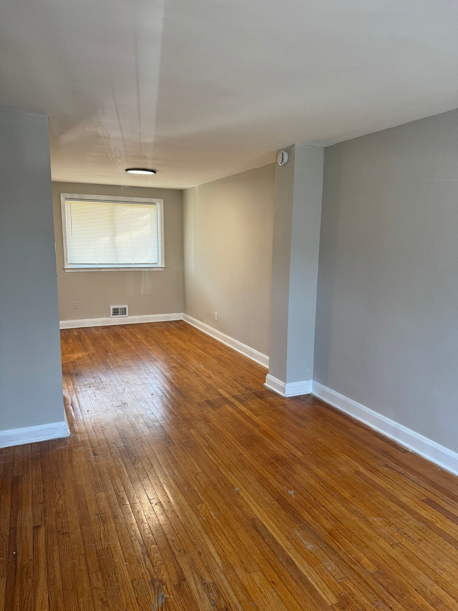 Building Photo - 1307 Hillsway Ct