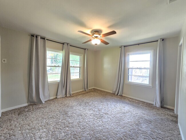 Building Photo - 516 Lehigh Pl