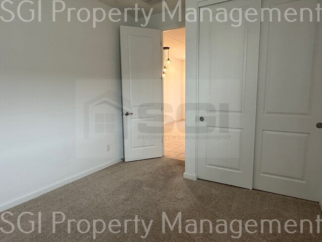 Building Photo - 22511 E Rosa Rd