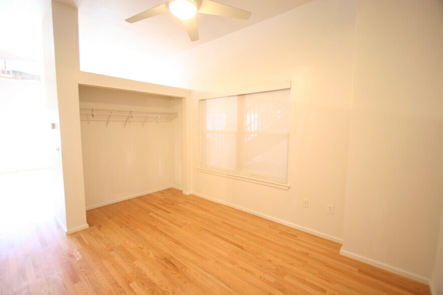 Building Photo - 400 Copper Ave NE