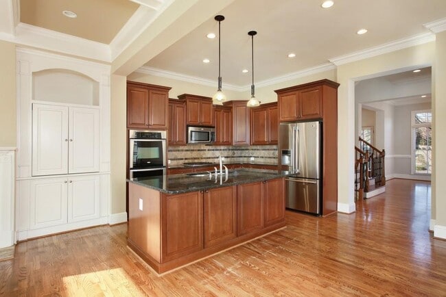 Building Photo - 2010 Heathermere Way