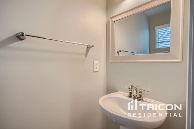 Building Photo - 1302 Harkey Creek Dr