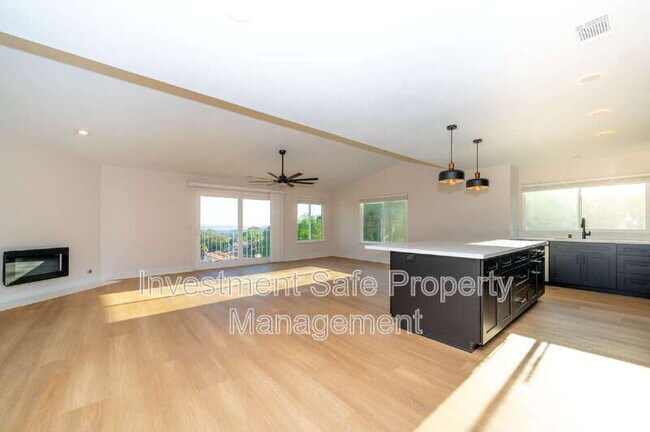 Building Photo - 9997 Javelin Way