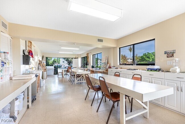Building Photo - 7402 Lake Breeze Dr