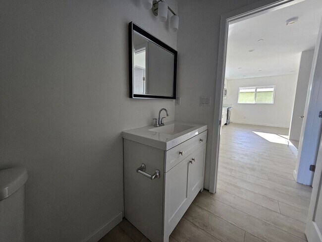 Building Photo - Goleta Properties