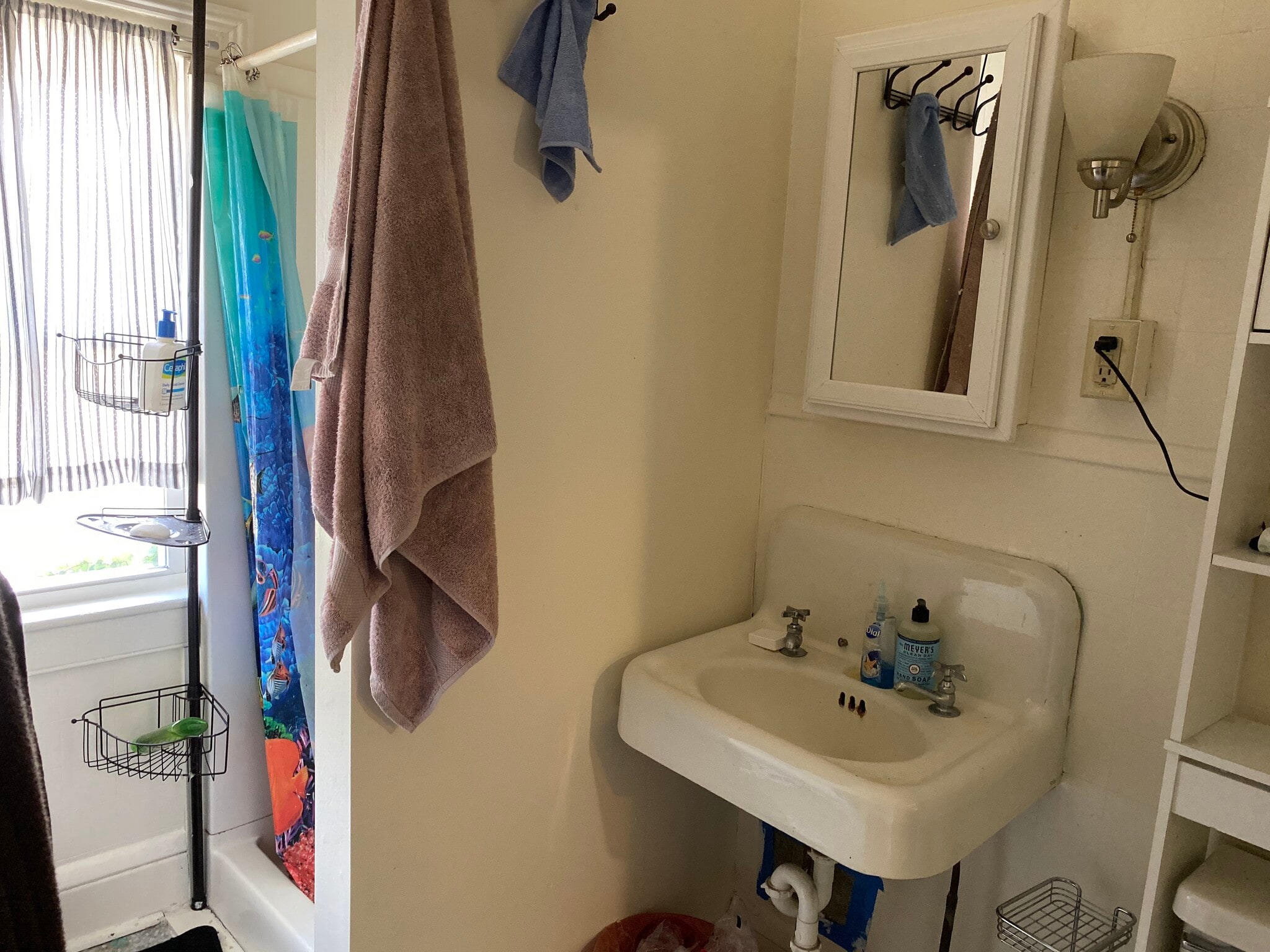 Building Photo - 68 Elmwood Ave