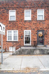 Building Photo - Fully Furnished Downtown Carlisle Townhouse with Fenced Yard and Off Street Parking