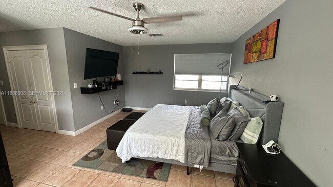 Building Photo - 15430 SW 81st Cir Ln