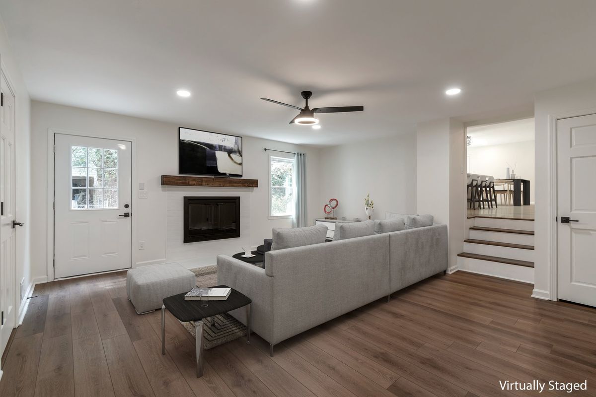 Building Photo - 3480 Tanbark Ct NE