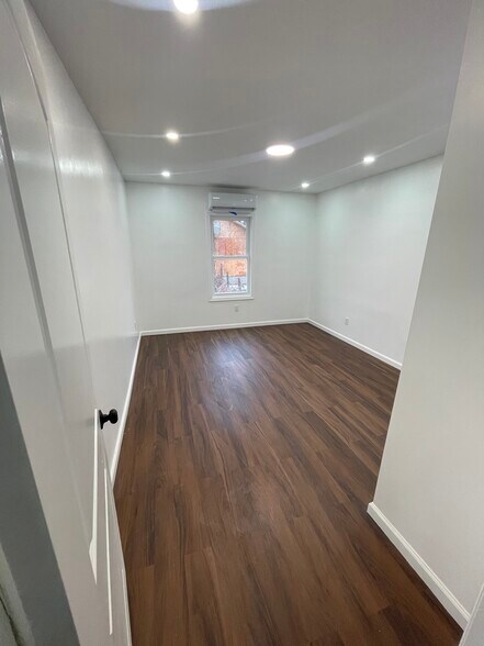 Building Photo - 452 S 1st Ave