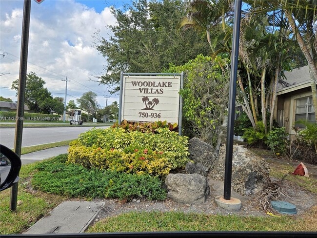 Building Photo - 842 Banks Rd