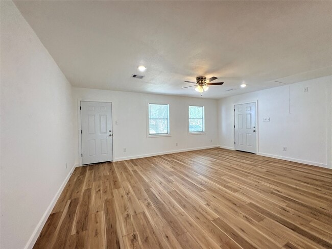 Building Photo - 3206 Avenue K