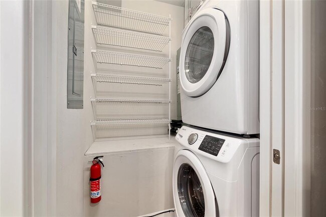 Building Photo - 622 NW 3rd Ave