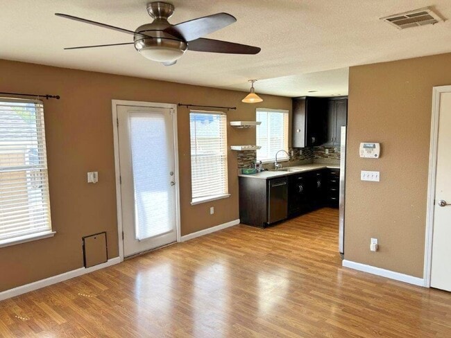 Building Photo - Modern 4 Bedroom 3 Bath Close to Marina Suisun City *Star Rentals