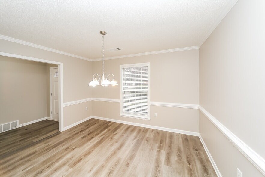 Building Photo - 9264 Tamhaven Dr