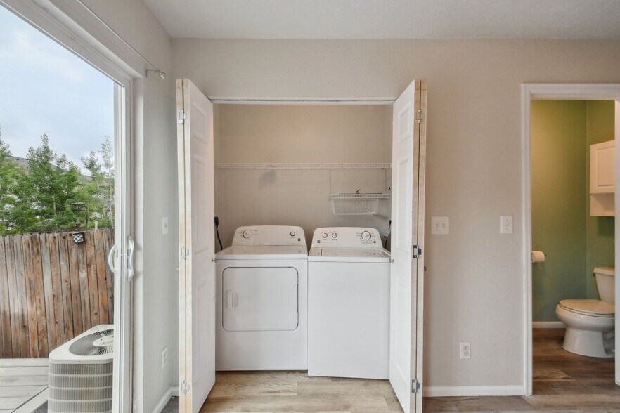 Building Photo - 11040 Claude Ct