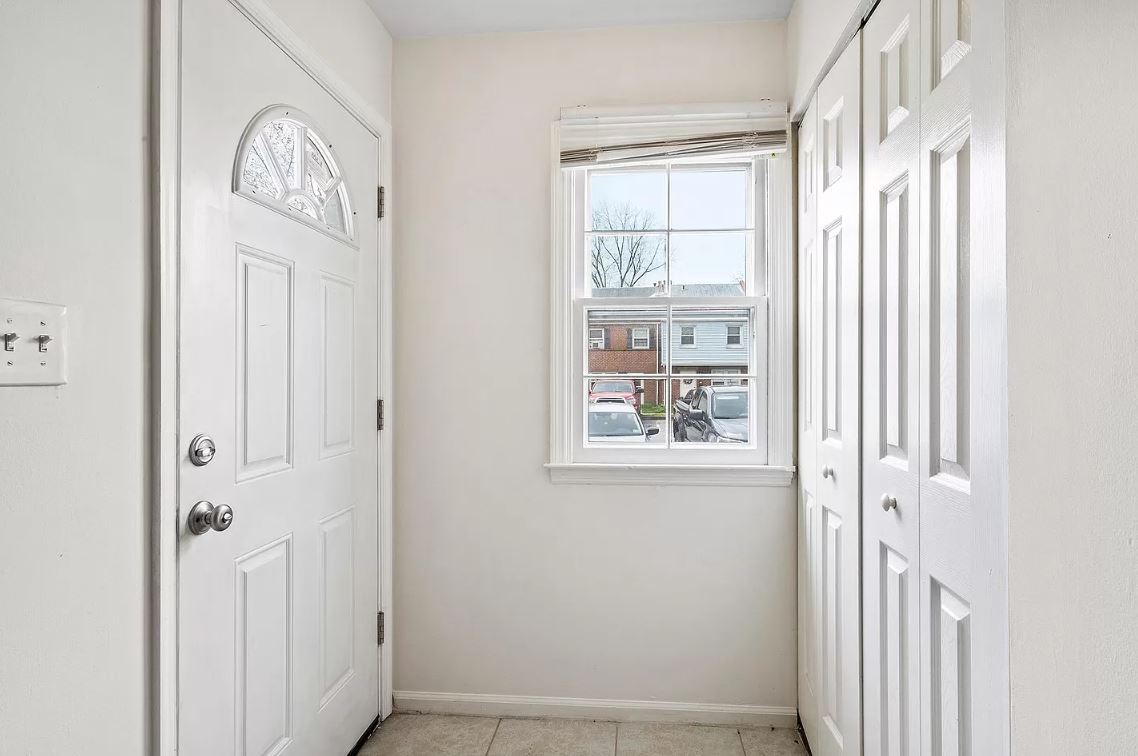 Building Photo - 12 Ethan Allen Ct