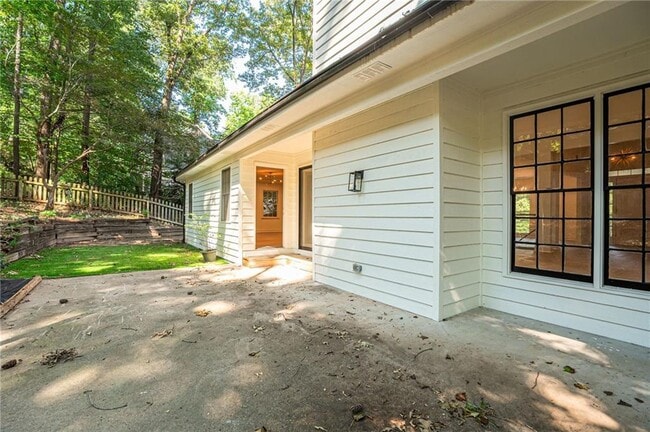 Building Photo - 200 Nestor Ct